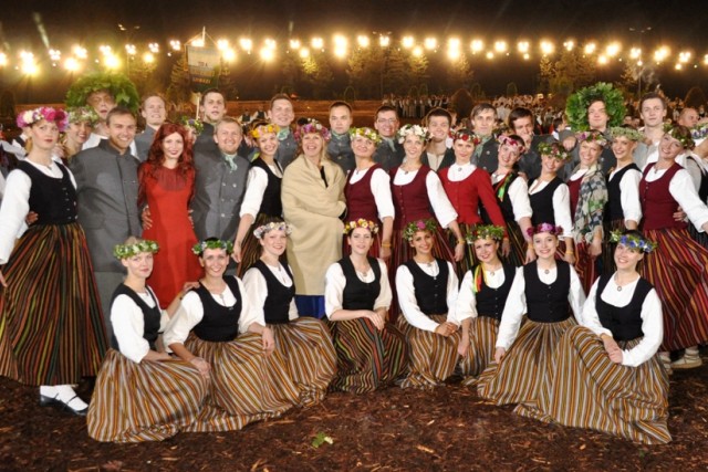 Saulgriežu uzvedums „Lec, saulīte”
